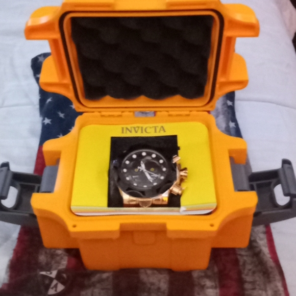 Invicta joker series watch with watch box - Picture 3 of 9